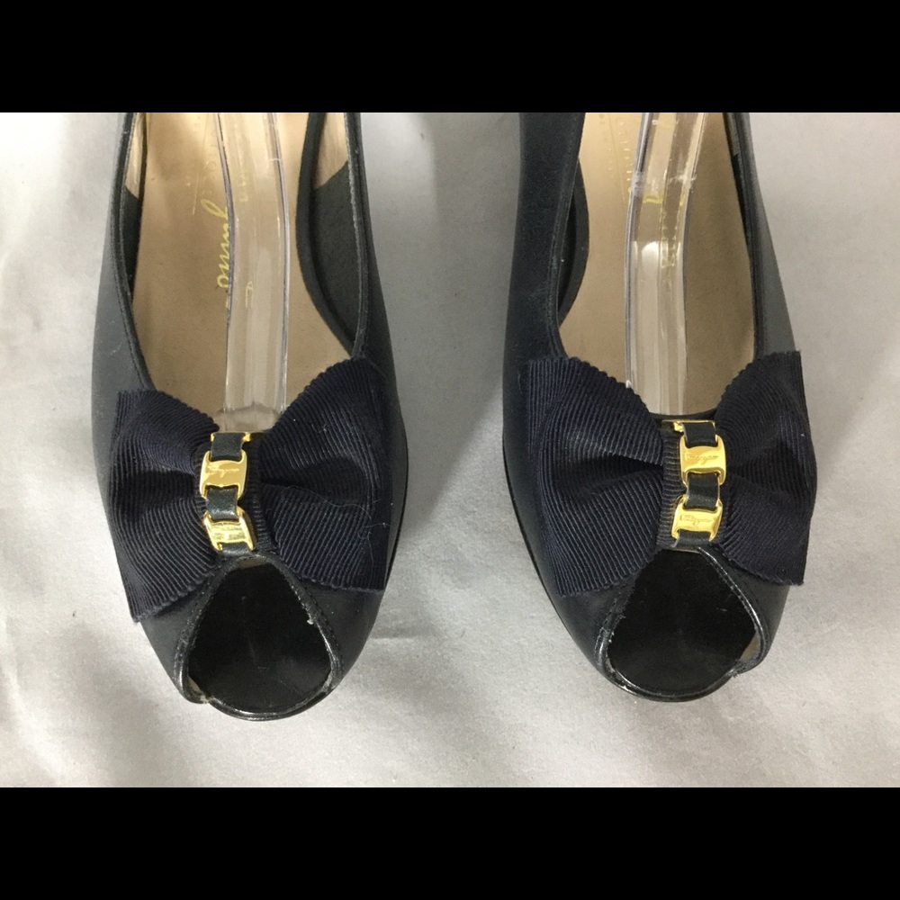 Salvador Ferragamo Navy Slingback Heels, Size 6